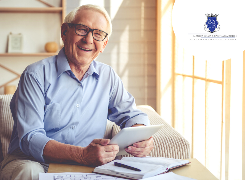 Aposentado que continua contribuindo ao INSS após aposentadoria pode requerer a devolução de Contribuição realizada nos últimos 5 anos